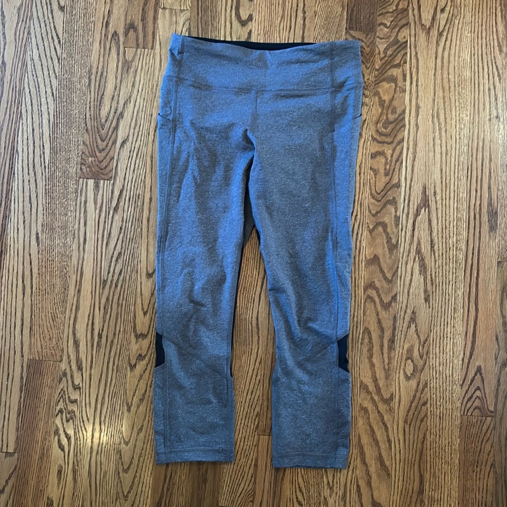 Lululemon grey/black leggings with pockets